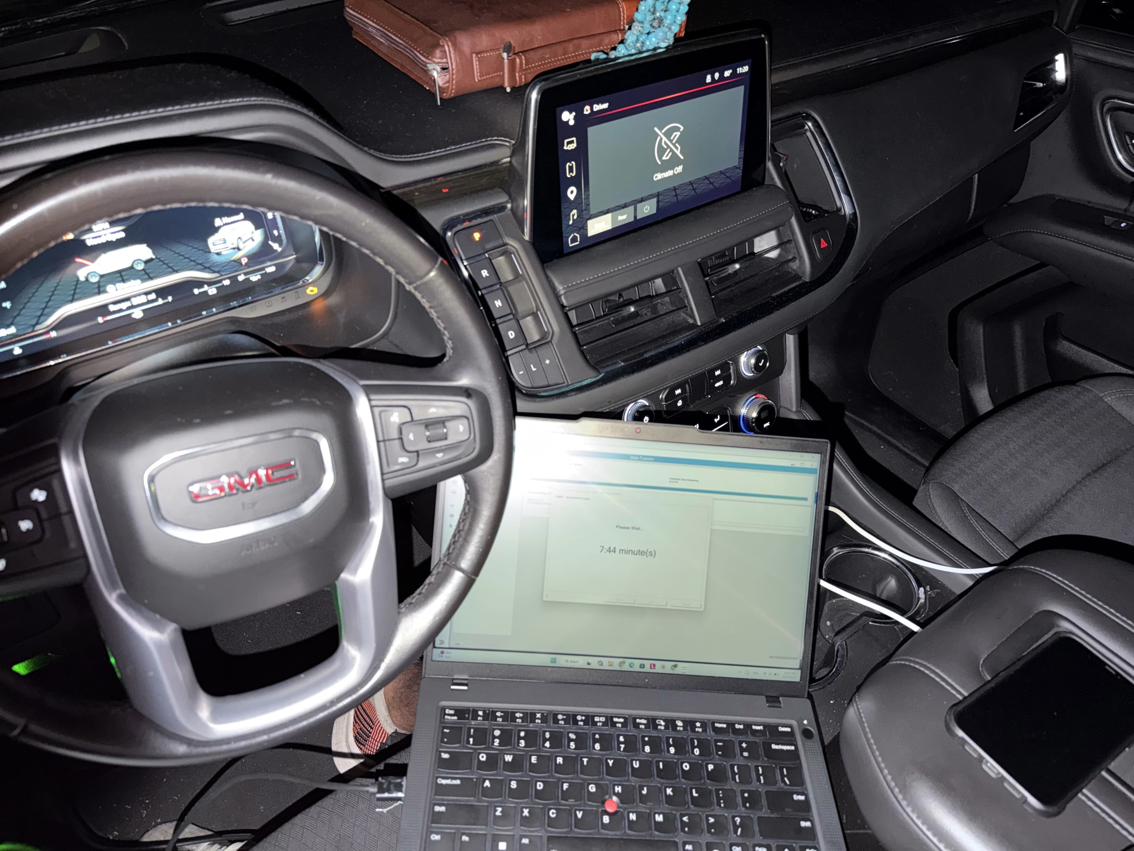 Lost All Keys to a 2023 GMC Yukon in Four Corners, FL — Here's How We Fixed It at 10 PM