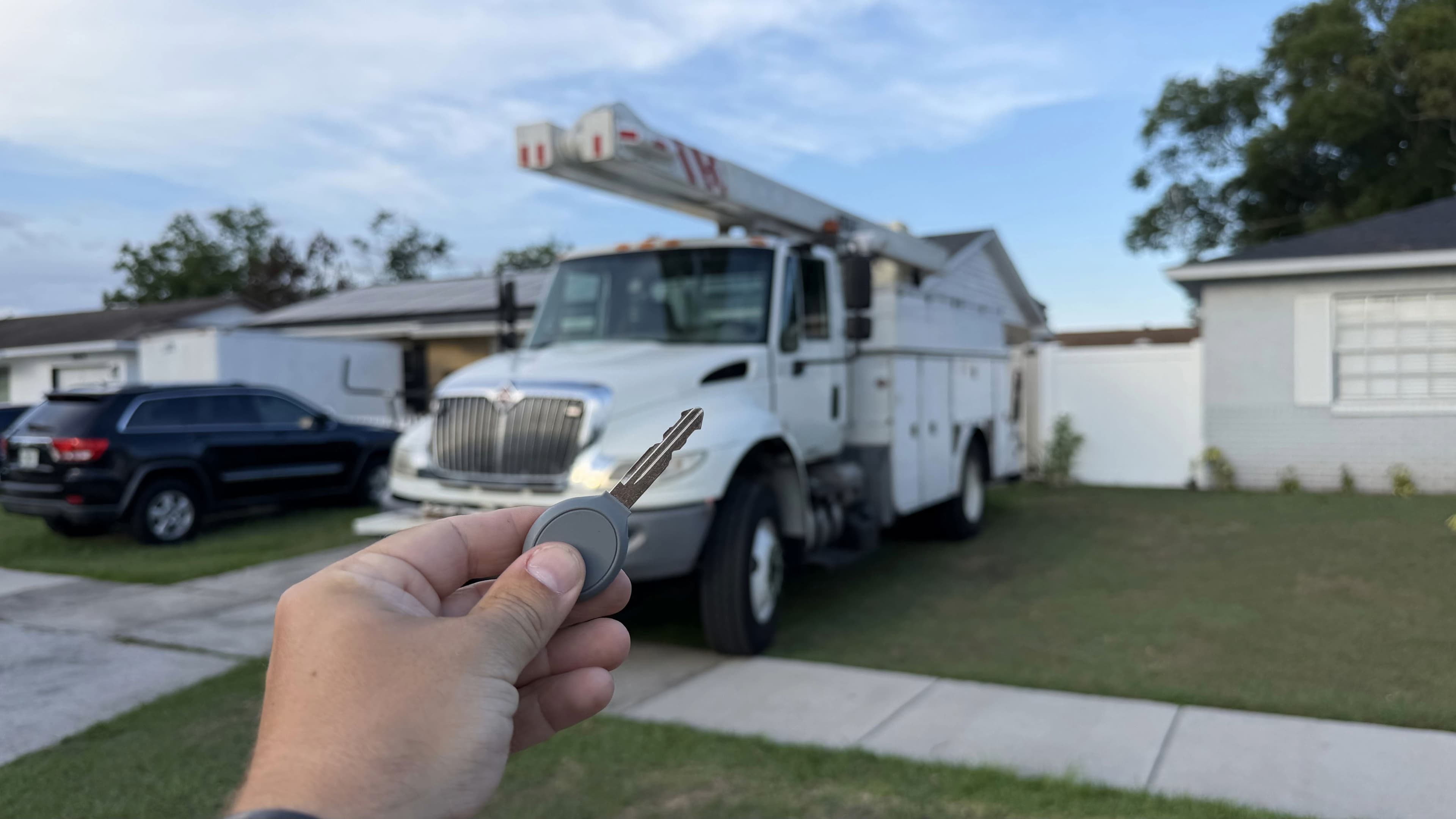 All Keys Lost — 2016 International Bucket Truck in Poinciana, FL